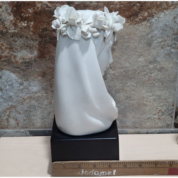 Vintage Cybis Porcelain Figurine Madonna Queen of Angels Wood Base Signed - Picture 10 of 10